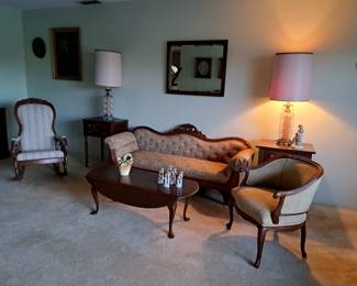 VICTORIAN SOFA AND ROCKER, PAIR OF LAMPS, END AND COFFE TABLES, OCCASIONAL CHAIR