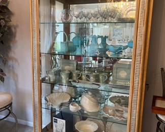 Beautiful Large lighted Curio