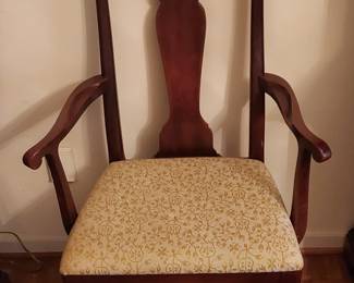 Set of 8 Queen Anne Dining Chairs (2 captain Chairs)  w/ Table by Thomasville Furniture