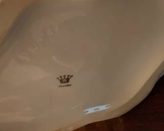 DRESDEN MARK ON SWAN PLANTER
