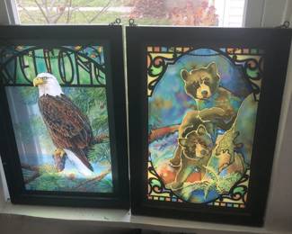 glass hanging Welcome & Bears signs