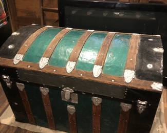Camel back trunk with Tin and Oak slats