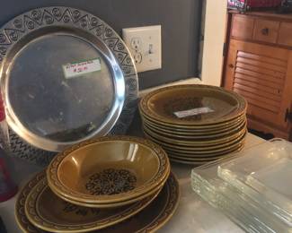 Homer Laughlin Coventry Castilian 16pcs and Wilton Armetale RWP tray