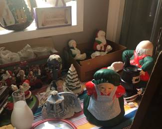 Vintage Ceramic kissing Santa & Mrs, sitting santa and Mrs and misc