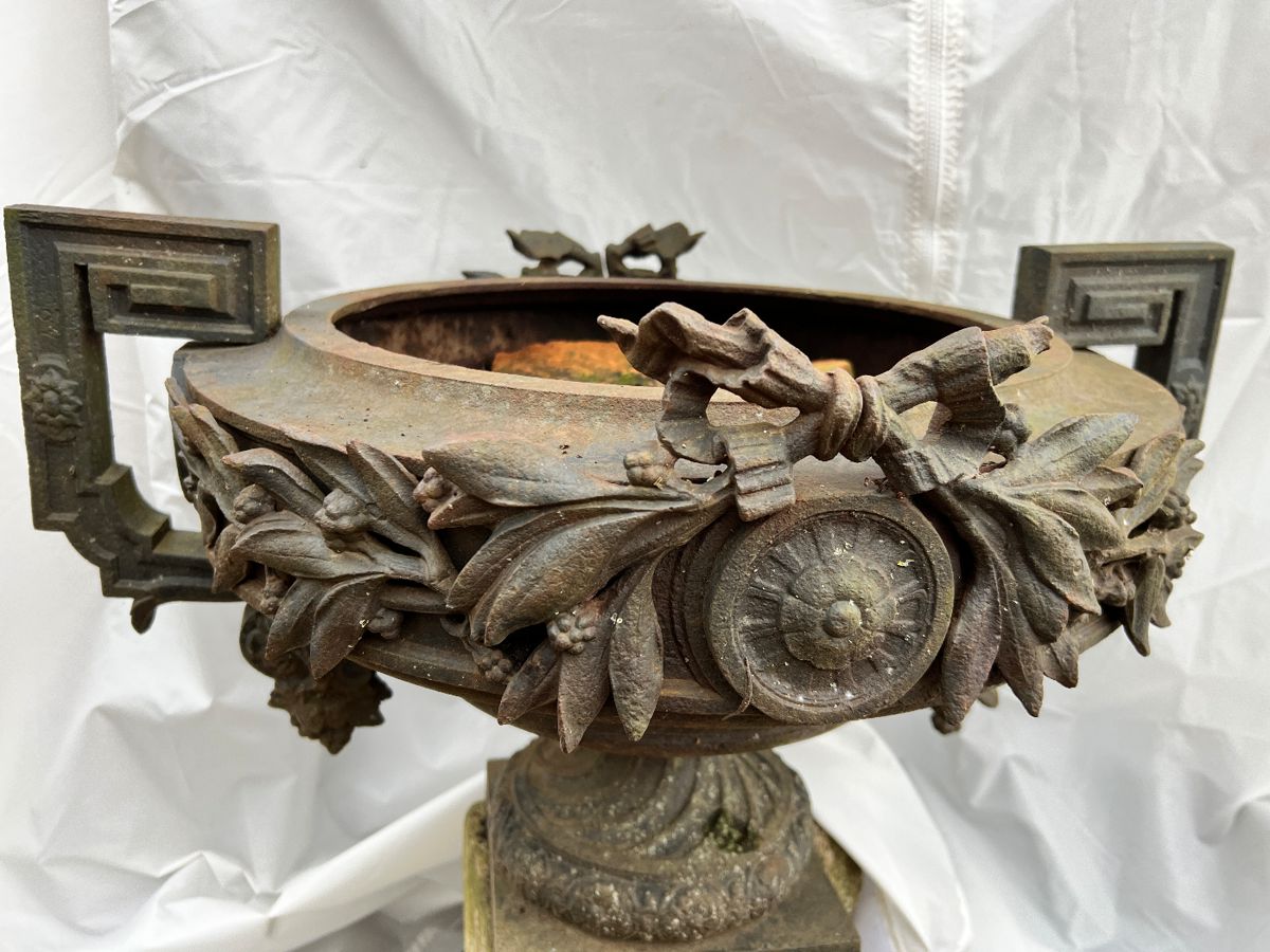 Peytonsville Rd Estate Sale in Franklin, TN starts on 12/2/2023