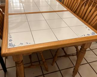 Oak Dining  Table with 2 Armchairs and 4 Chairs