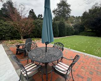 Outdoor Table / Chairs