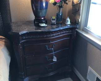 Pair of nightstands 