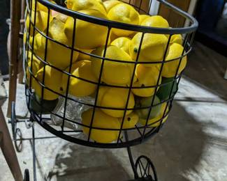 Lemons decor, iron cart