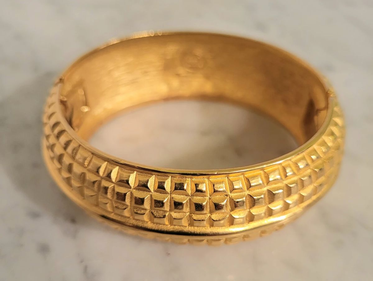 'LET IT GO HEWLETT JEWELRY AUCTION! 18kT... starts on 12/2/2023