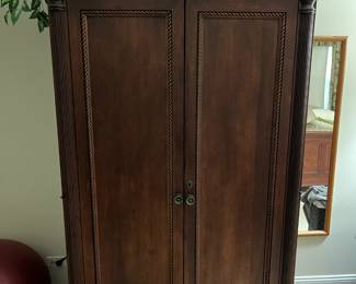 Durham Fine Furniture Armoire piece of Bedroom Set 