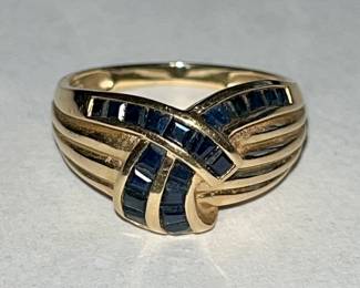 14k YELLOW GOLD & SAPPHIRE RING