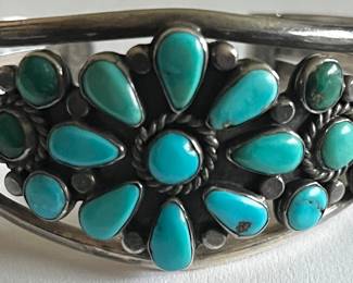 NATIVE AMERICAN STERLING SILVER & TURQUOISE CUFF BRACELET 