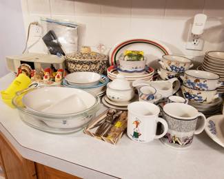 Kitchen dishes