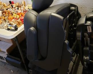 2007 Honda Odyssey leather seats and console