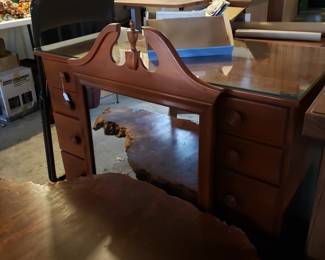 Desk with mirror