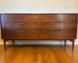 Mid Century Modern 1960's Chest Of Six-Drawers by Brown/Saltman