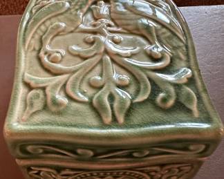 Celadon Color Crackle Glaze Ceramic Covered Box