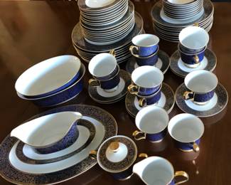Set of dishes