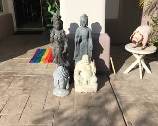 buddhas Quan Yen & a pig