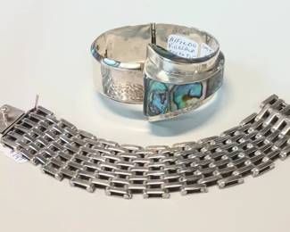 Alfredo Villasana Sterling Cuff. Med wrist
Large sterling modern bracelet. Large wrist