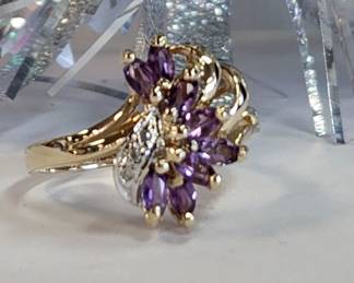 Amethyst yellow gold cluster ring