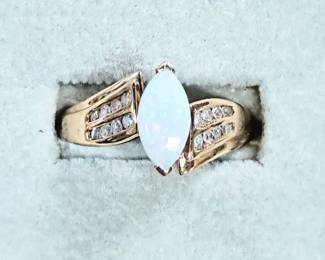 Opal and diamond ring 