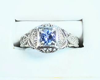 Tanzanite ring in 14k white gold 