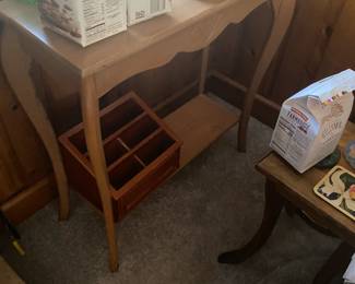 Accent Table $ 32.00