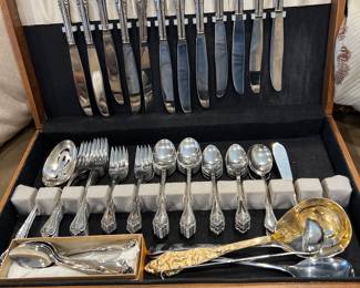 Flatware set