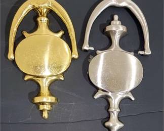 Lot 071   1 Bid(s)
(2) Metal door knockers'