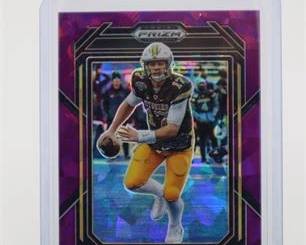 Lot 010   1 Bid(s)
2023 Prizm Draft Picks Base Purple Cracked Ice #58 Josh Allen /149