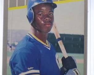 Lot 012   1 Bid(s)
1989 Fleer KEN GRIFFEY JR. Rookie #548