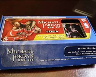 Lot 001   0 Bid(s)
2007 Fleer Michael Jordan Box Set