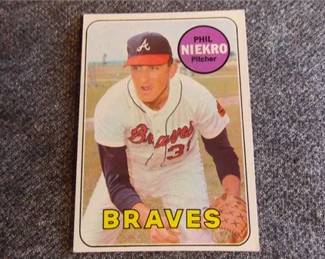 Lot m123   1 Bid(s)
1969 Topps #355 Phil Niekro