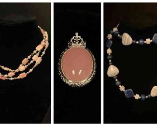 "Holly Jolly Jewels" in Evans, GA. Starts Closing on Sat 12/9 at 8p. Pickup on Mon 12/11 from 11-6p. Please click here to view more photos, descriptions, and current bids:&nbsp;https://ctbids.com/estate-sale/25629