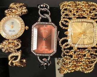 "Holly Jolly Jewels" in Evans, GA. Starts Closing on Sat 12/9 at 8p. Pickup on Mon 12/11 from 11-6p. Please click here to view more photos, descriptions, and current bids:&nbsp;https://ctbids.com/estate-sale/25629