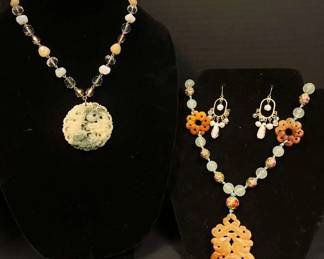 "Holly Jolly Jewels" in Evans, GA. Starts Closing on Sat 12/9 at 8p. Pickup on Mon 12/11 from 11-6p. Please click here to view more photos, descriptions, and current bids:&nbsp;https://ctbids.com/estate-sale/25629