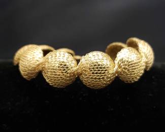 "Holly Jolly Jewels" in Evans, GA. Starts Closing on Sat 12/9 at 8p. Pickup on Mon 12/11 from 11-6p. Please click here to view more photos, descriptions, and current bids:&nbsp;https://ctbids.com/estate-sale/25629