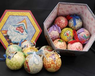 "Holly Jolly Jewels" in Evans, GA. Starts Closing on Sat 12/9 at 8p. Pickup on Mon 12/11 from 11-6p. Please click here to view more photos, descriptions, and current bids:&nbsp;https://ctbids.com/estate-sale/25629