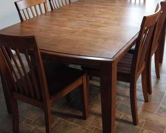 "Williston Wonders " in Williston, SC. Starts Closing on Wed 12/6 at 8p. Pickup: Fri 12/8 from 4-6p. Please click here to view more photos, descriptions, and current bids:&nbsp;https://ctbids.com/estate-sale/25702