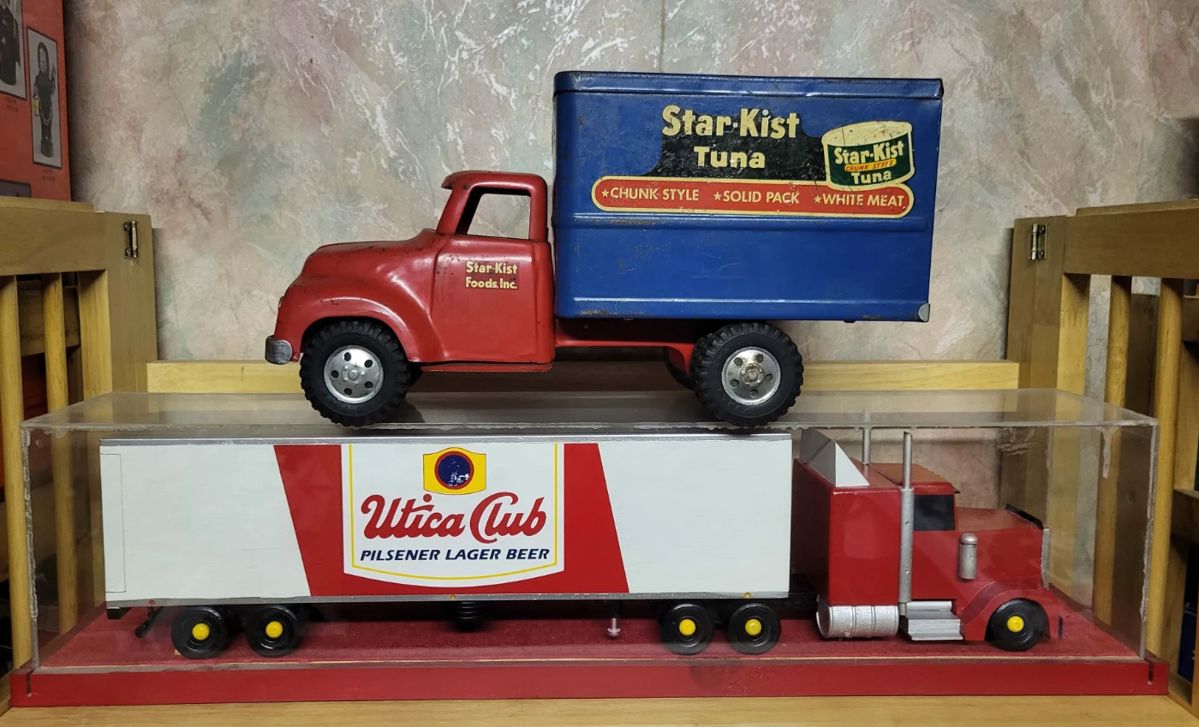 50 PLUS OFF Antique & TOYS TOYS TOYS Estate... starts on 1/4/2024