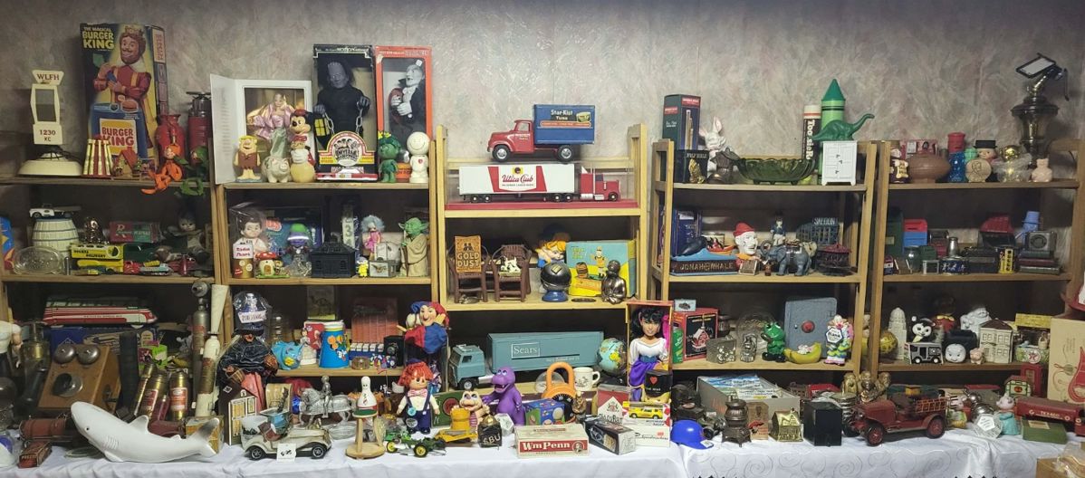 50 PLUS OFF Antique & TOYS TOYS TOYS Estate... starts on 1/4/2024