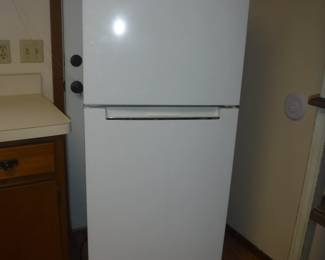 Top Freezer Apartment Sized Refrigerator 