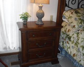 Pair of Nightstands -Lamp and décor 1 of 2
