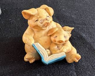 Small story time Pigsville 1993 figurine 2"H