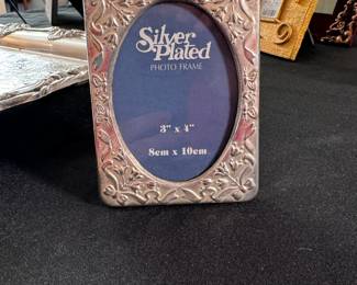 Silverplated photo frame, fits 3" x 4" picture