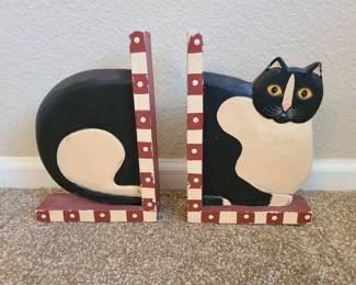 Wooden cat bookends