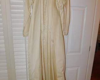 VINTAGE RICKIE FREEMAN GOWN HONG KONG