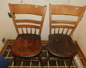 ANTIQUE MAPLE FEDERAL/FARMHOUSE PLANK SEAT CHAIRS